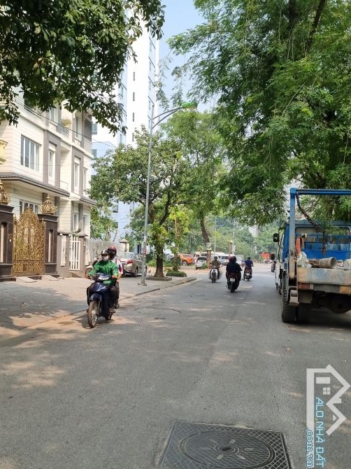 BÁN BIỆT THỰ NHÀ VƯỜN KĐT VĨNH HOÀNG - 1 MẶT PHỐ TÂN KHAI KÉO DÀI - 1 MẶT KĐT VỈA HÈ Ô TÔ - 8