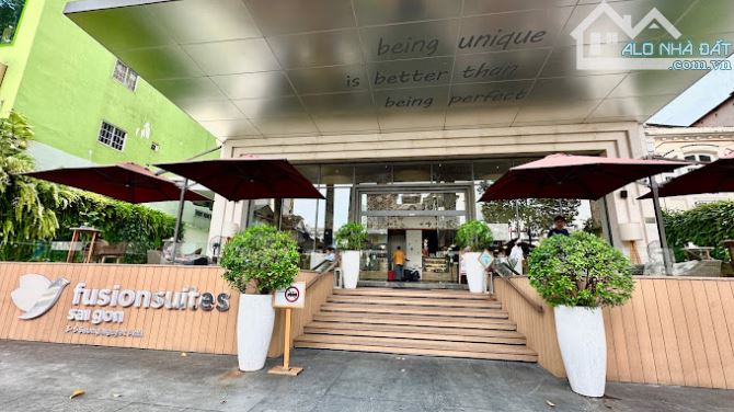 Bán khách sạn 4 sao Fusion Suites Sài Gòn - số 3-5 Sương Nguyệt Ánh. Quận 1. Giá 850 tỷ - 2