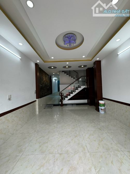 Hạ giá! Mặt tiền CHỢ LỚN Q6,(4,5 X16m) 4 tầng, nhà mới, BTCT kiên cố, ô tô đậu trong - 2