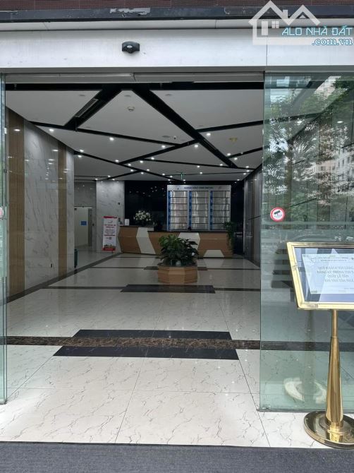 Bán Shop house số 48 Lê Văn Lương diện tích 280 m2 giá 48.5 tỷ. Đang cho thuê hơn 2 tỷ năm - 2