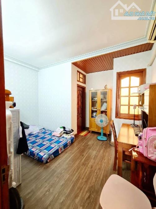 Nhà Nguyễn Hữu Thọ, 44 m2 ( nở hậu ), 3 pn , chỉ nhỉnh 4 t.ỷ - 3