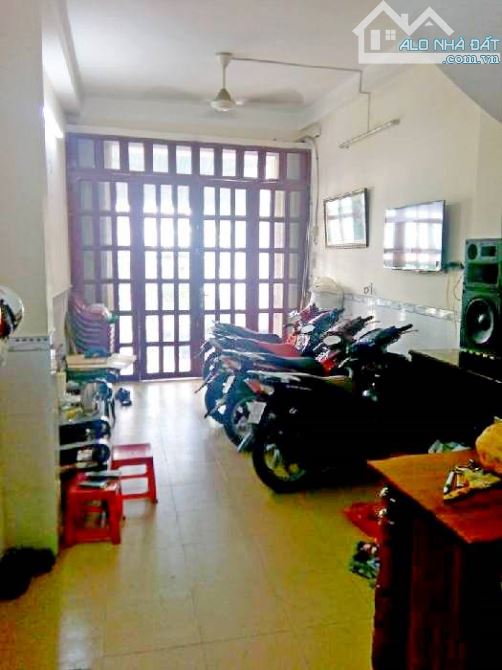 Mặt tiền hẻm 85 Bùi Minh Trực 9.2x20 204m2 3 tầng chỉ 23 tỷ - 3