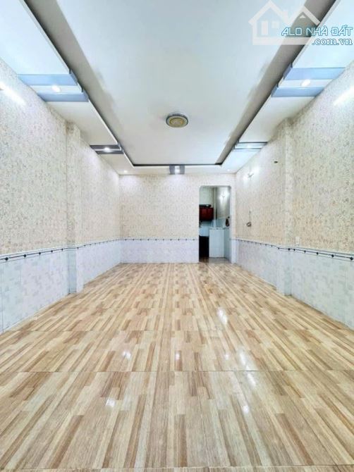 BÁN NHÀ LÊ VĂN QUỚI - NGÃ TƯ 4 XÃ - 2 TẦNG -  HẺM XE HƠI 4M THÔNG TỨ TUNG 40M2 - 4x10M VUÔ - 3