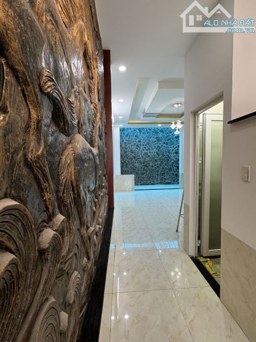 Hạ giá! Mặt tiền CHỢ LỚN Q6,(4,5 X16m) 4 tầng, nhà mới, BTCT kiên cố, ô tô đậu trong - 3
