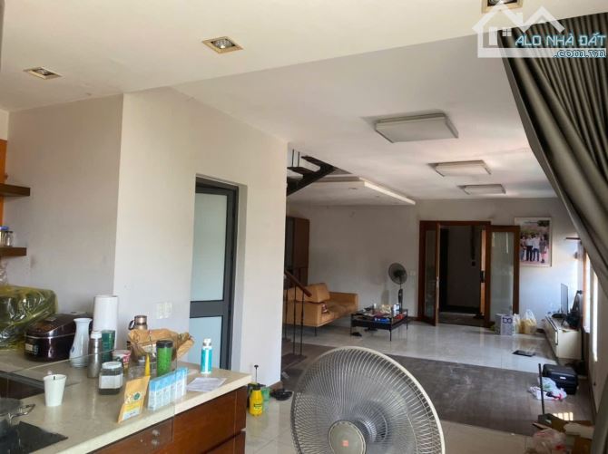 MẶT PHỐ TRẤN VŨ, VIEW HỒ. DIỆN TÍCH 131M2, MẶT TIỀN 10M, 6 TẦNG. GIÁ 69 TỶ