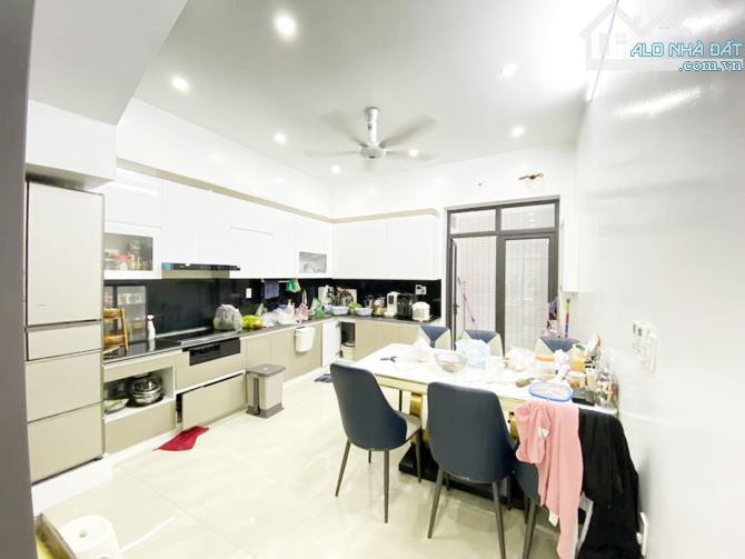 Bán nhà đẹp Phố Tây Văn Cao. DT 61m2 x 5T Thang Máy - 4