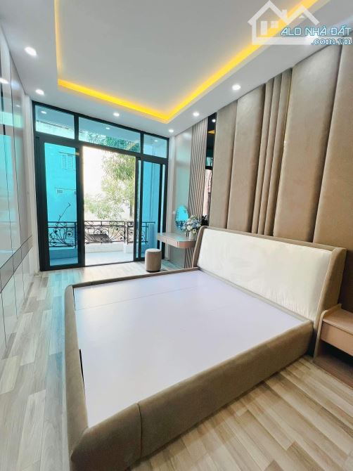 NHÀ DÂN XÂY - NGÕ THÔNG - RỘNG - THOÁNG- GẦN OTO - TẠI GỐC ĐỀ - 4