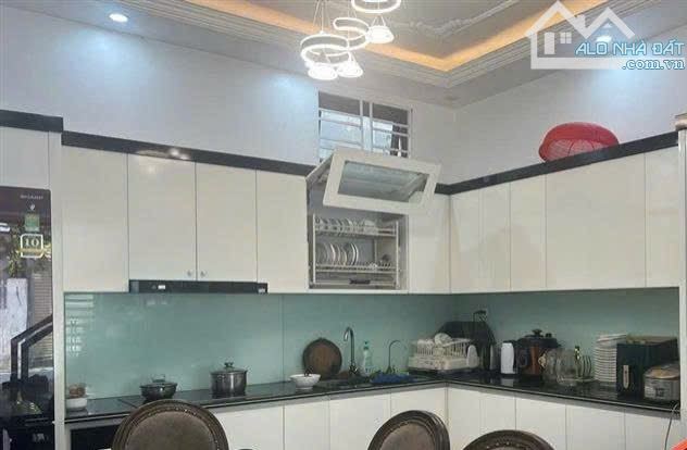 Chủ chuyển công tác bán nhà ngõ 99 Nguyễn Văn Hới dt 50m - mt 4,21m - Tây Bắc - 5,5 tỷ - 4
