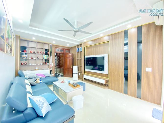 Bán nhà đẹp Phố Tây Văn Cao. DT 61m2 x 5T Thang Máy - 5