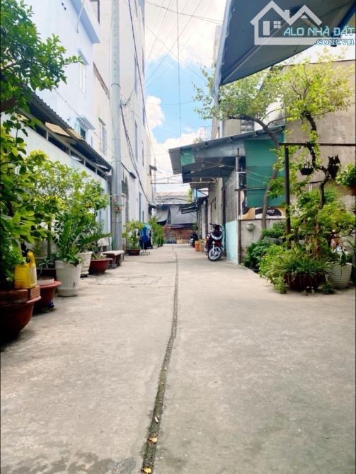 BÁN NHÀ LÊ VĂN QUỚI - NGÃ TƯ 4 XÃ - 2 TẦNG -  HẺM XE HƠI 4M THÔNG TỨ TUNG 40M2 - 4x10M VUÔ - 6