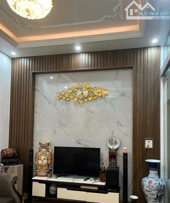 Chủ chuyển công tác bán nhà ngõ 99 Nguyễn Văn Hới dt 50m - mt 4,21m - Tây Bắc - 5,5 tỷ - 6