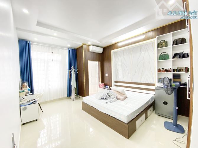 Bán nhà đẹp Phố Tây Văn Cao. DT 61m2 x 5T Thang Máy - 9