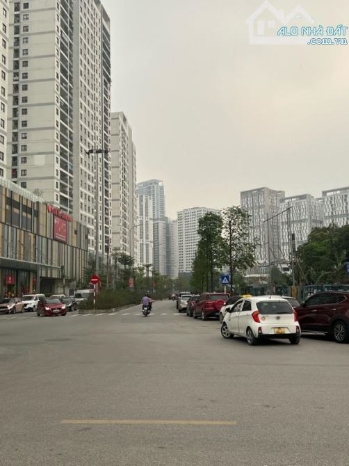 BÁN NHANH ĐẤT MẶT PHỐ XUÂN ĐỈNH, TỪ LIÊM DT: 200m2, MẶT TIỀN 7M GIÁ  42.9 TỶ