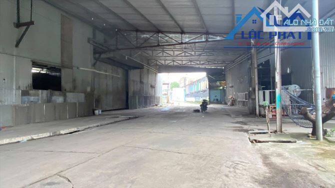 Bán nhà xưởng tại T p Biên Hòa Đồng Nai dt 17000m2 giá 180 tỷ