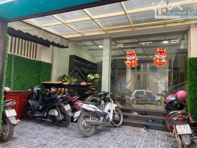 Cho thuê nhà làm văn phòng, showroom  LK KĐT Dịch Vọng, 100m2, 4.5 tầng, MT 6m, 36 triệu