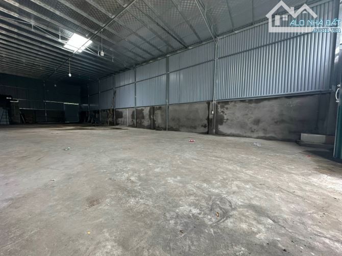 Cho thuê kho Cự Khối và Phú Viên 270m2 đường xe 5-7 tấn