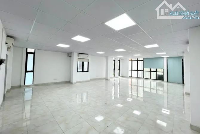 Cho thuê văn phòng: 60m 8tr; 80m 10tr; 120m 15tr; 250m 40tr. Phố Cù Chính Lan - 10