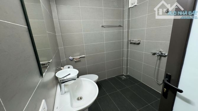 PHÂN LÔ VIP PHỐ PHẠM TUẤN TÀI, 60M2*5T*7M GIÁ 21TỶ, GARA VỈA HÈ KINH DOANH LÔ GÓC 3 THOÁNG - 10