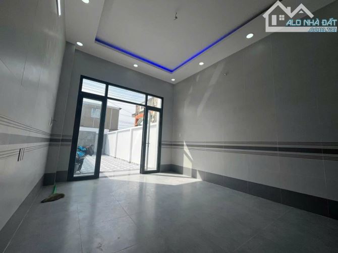 Bán nhà phố 2 tầng 140m2 sát quốc lộ 50 di chuyển bx quận 8 10 phút - 1