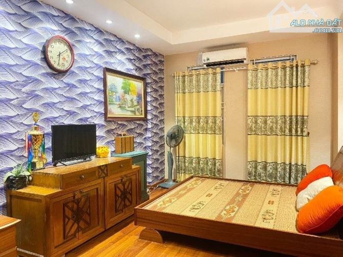 Bán Nhà Cầu Giấy, An Sinh Tuyệt Vời, Trung Tâm Cầu Giấy, Ngõ Thông Lung Tung, 30m2, MT 4m - 1