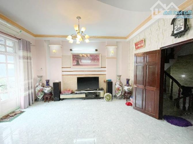 Mặt tiền chợ Hoàng Minh Đạo 7x15 nở hậu 4 tầng đúc chỉ 35 tỷ - 1