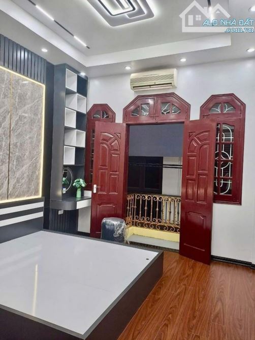 ⚜️ GẦN NGUYỄN KHÁNH TOÀN, 42M2, 5 TẦNG, GIÁ 8.5 TỶ, DÂN XÂY, NGÕ THÔNG ⚜️ - 2