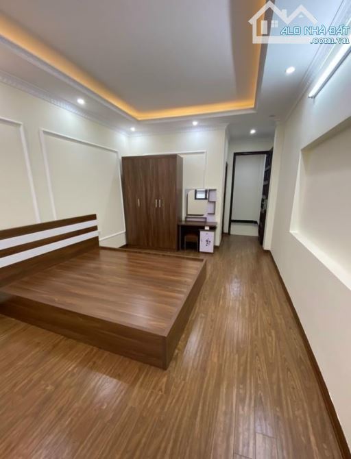 Bán nhà Bồ Đề, Long Biên siêu đẹp ở ngay 4,5 tầng, 70m2, giá 8 tỷ 6 - 2