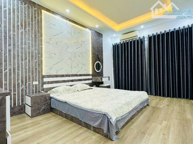 QUÁ HIẾM Nhà Minh Khai, Hoàng Mai 32m* 5 T,LÔ GÓC 3 THOÁNG - GẦN ÔTÔ - NHÀ ĐẸP Ở NGAY - FU - 2