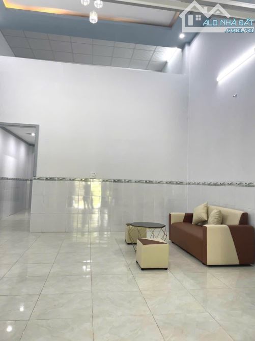 Bán gấp nhà đang cho thuê 116m2 Sổ Hồng Riêng 595 triệu ở gần nhà máy nước Tân Hiệp-HócMôn - 2