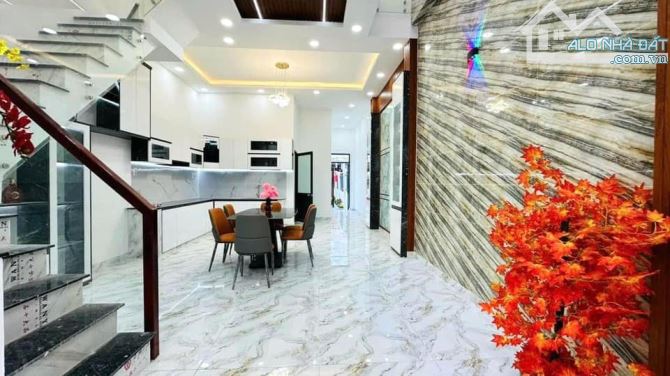 NHÀ THIẾT KẾ HIỆN ĐẠI 100M2 NẰM NGAY TRÊN ĐƯỜNG NGUYỄN HỮU TRÍ-BÌNH CHÁNH - 2