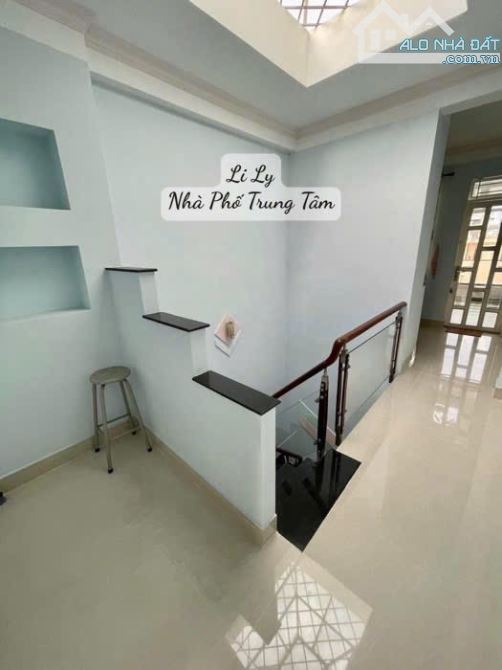 TÔI CẦN BÁN NHÀ HẺM XE HƠI 8M- KHUVIP LÊ VĂN SỸ 46M- 4 TẦNG. - 2