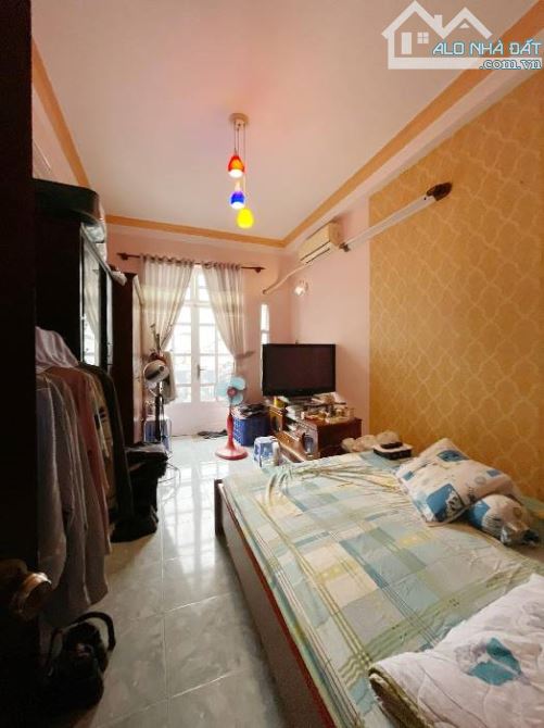 Mặt tiền chợ Hoàng Minh Đạo 7x15 nở hậu 4 tầng đúc chỉ 35 tỷ - 2