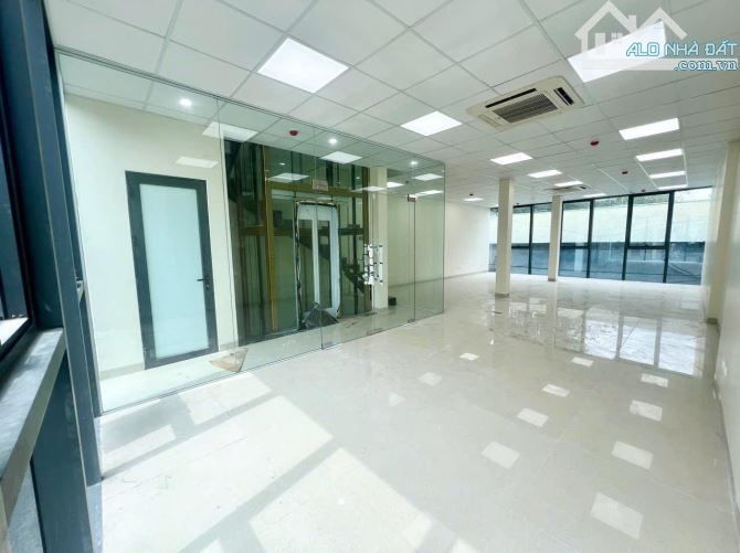 Cho thuê văn phòng VIP sàn 100m2 tại Nguyễn Chí Thanh giá siêu rẻ - 3