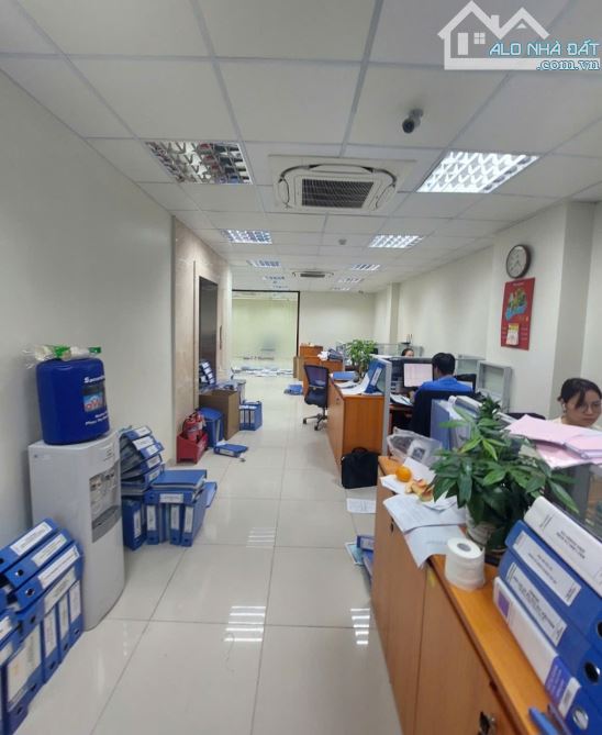 Cho thuê văn phòng:40m 8tr; 50m 10tr; 80m 15tr; 150m 20tr. Phố Hàng Chuối - 3