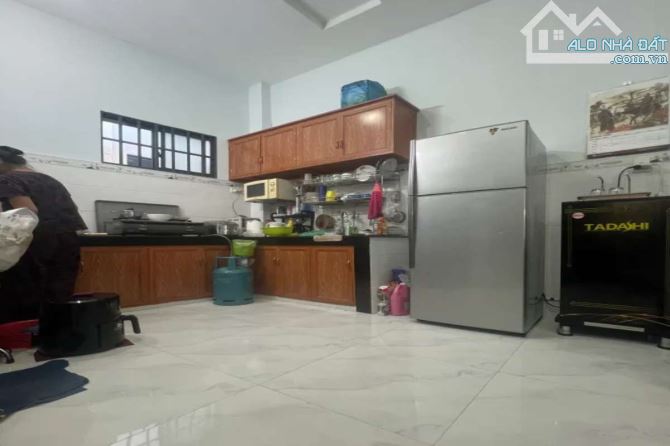 Bán nhà hẻm 8m, Đồng Đen, Tân Bình, 4.2m x 12.2m, 52m², gần MT, 2 tầng - Giá 9.5 tỷ TL - 3