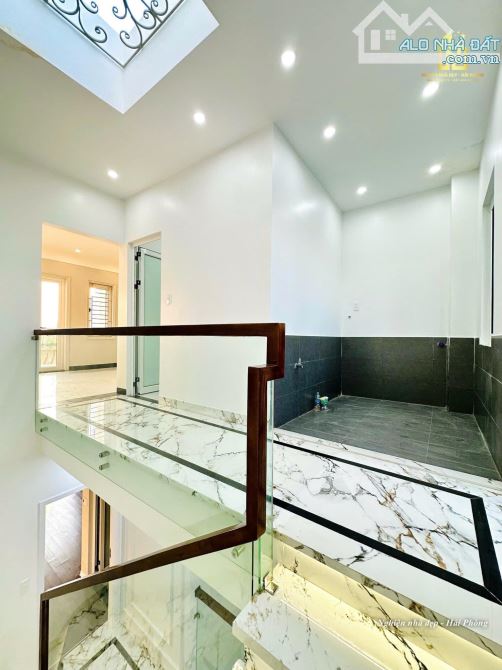 Bán nhà đẹp xây mới khu phân lô Lê Hồng Phong. DT 60m2 x 4T - 3