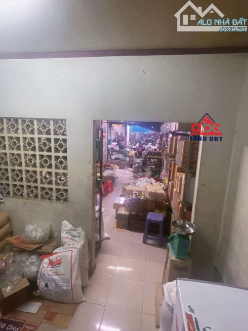 Bán nhà mặt tiền chợ 4x10=40m2 hoàn công 37,5m2 giá 1.8 tỷ  🏪Nhà có gác lửng - 4