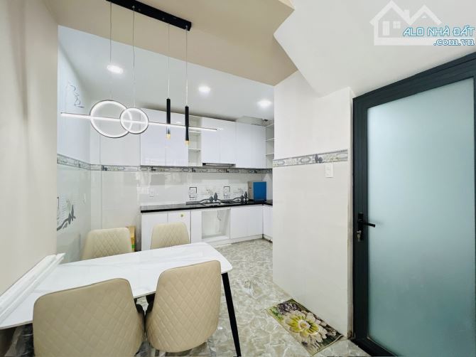 Siêu phẩm đẹp lung linh 3 tầng sân thượng chill 40M2 hẻm 5m 1 sẹc sát MT 4PN SHR 5.4 tỷ - 4