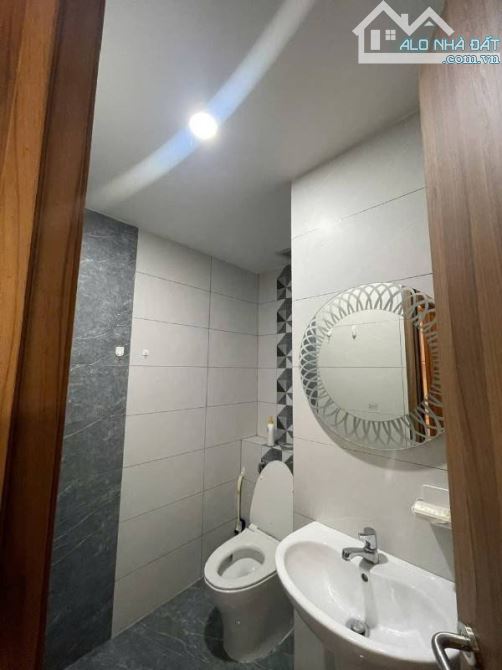 Bán căn hộ Bigemco Q11, 70m2, 2PN, 2WC, NT mới đẹp, có bancon.Giá Thật: 3.5 tỷ còn TL - 4