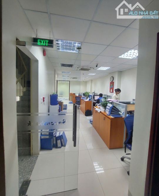 Cho thuê văn phòng:40m 8tr; 50m 10tr; 80m 15tr; 150m 20tr. Phố Hàng Chuối - 4
