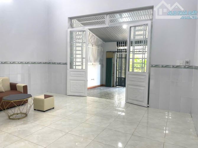 Bán gấp nhà đang cho thuê 116m2 Sổ Hồng Riêng 595 triệu ở gần nhà máy nước Tân Hiệp-HócMôn - 4