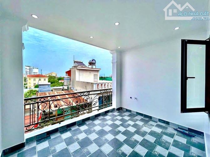 Nhà đẹp xây mới gần vòng xuyến Lê Hồng Phong - Ngô Gia Tự.DT 50m2 x 4T - 5