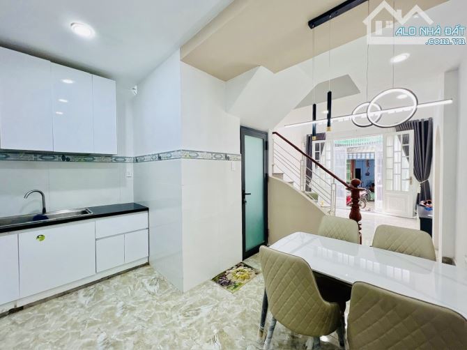 Siêu phẩm đẹp lung linh 3 tầng sân thượng chill 40M2 hẻm 5m 1 sẹc sát MT 4PN SHR 5.4 tỷ - 5