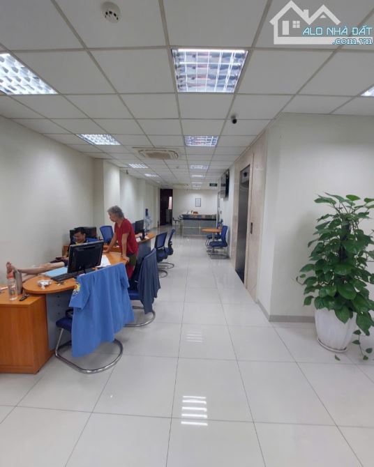 Cho thuê văn phòng:40m 8tr; 50m 10tr; 80m 15tr; 150m 20tr. Phố Hàng Chuối - 6
