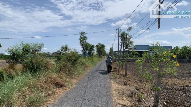 Bán 2377m2 đất ấp Sơn Qui B, xã Tân Trung, thành phố Gò Công, giá 6.5tỷ - 6