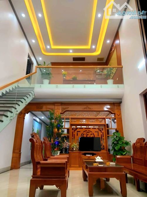 Cung Điện Mỹ Đình. Nội Thất Châu Âu. Mặt Phố Kinh Doanh...