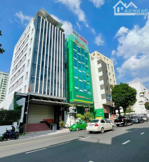 Nợ bank! Giảm 20 tỷ! Bán tòa nhà hầm 8 tầng - Góc 2MT Nguyễn Thị Minh Khai Quận 1, 976m2