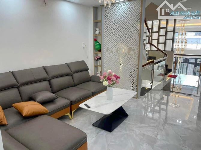 Bán nhà Nguyễn Thái Sơn, p4 , Gò Vấp. Dt 58,5m2. Giá 2,4 tỷ. Shr