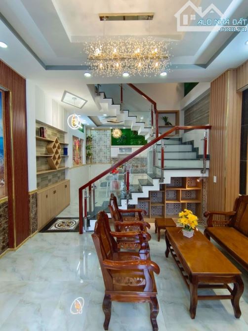 Chính chủ bán nhà Hoa Lan, Phú Nhuận, 48,5m2 giá 3tỷ850, sổ hồng, đường ô tô vào tận nhà