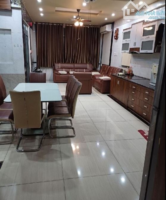 Bán Nhà 4 tầng Mặt Tiền Quốc Lộ 1K, Gần Siêu thị GO Dĩ An, Dt 242m2, ngang 8m, Giá 20.5 tỷ